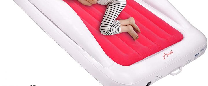 Inflatable toddler travel bed with electric pump